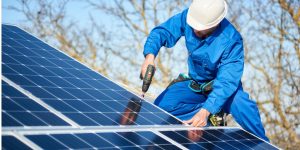 Installation Maintenance Panneaux Solaires Photovoltaïques à L'Escale